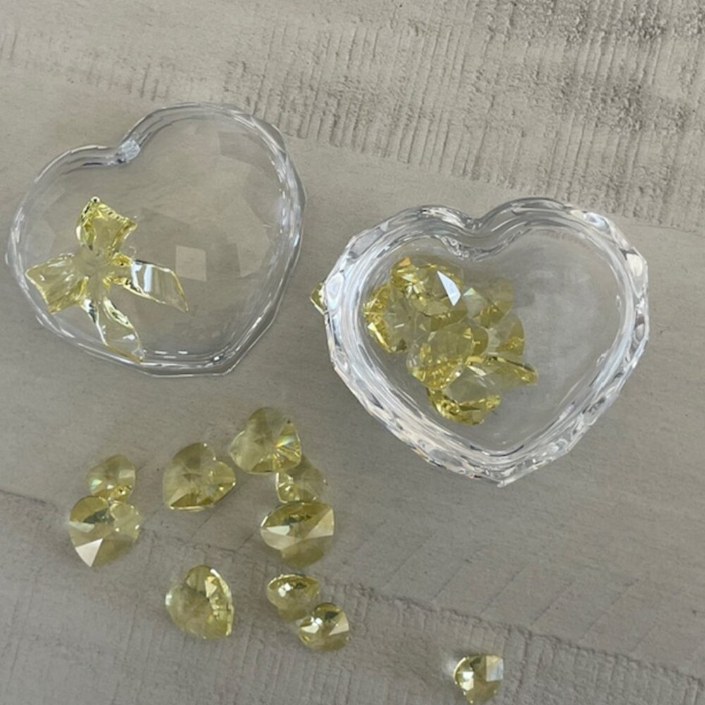 SWAROVSKI 2004 ANNA'S JEWEL BOX WITH YELLOW CRYSTAL HEARTS RETIRED PREOWNED